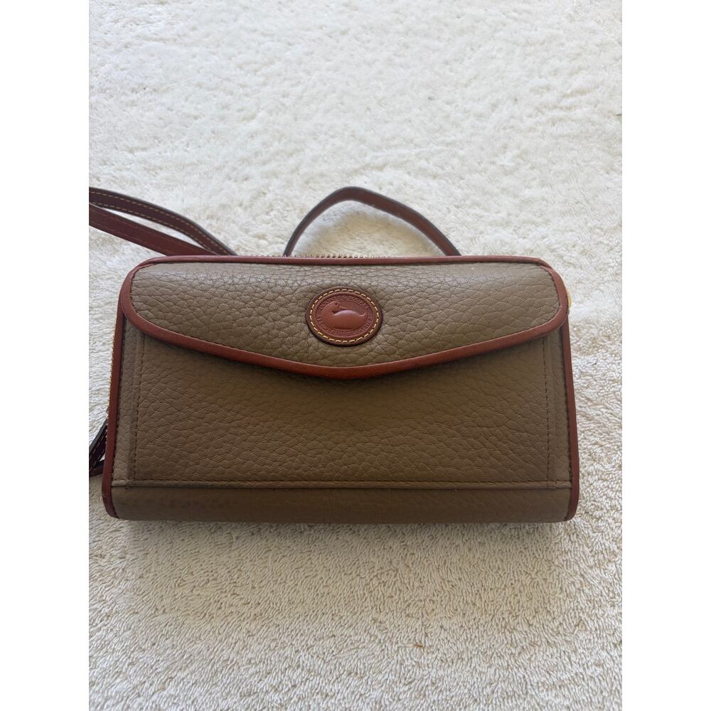 Vintage Dooney & Bourke TAUPE Zip-Along Crossbody Wallet Purse Clutch-Preowned